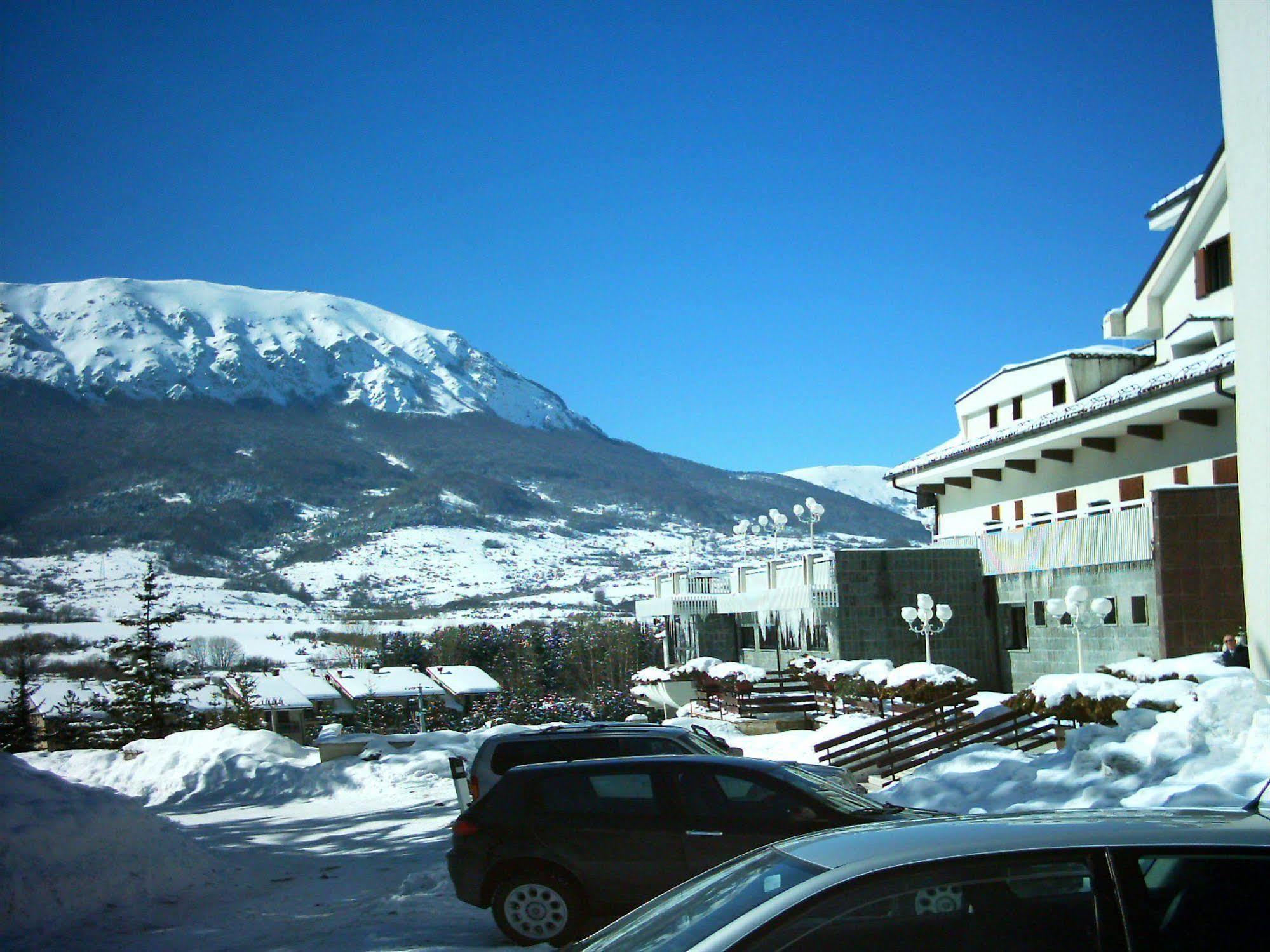 Grand Hotel Delle Rocche Rocca di Mezzo Exterior photo